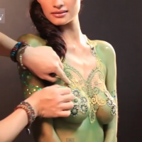 Body_painting_in_Jakarta